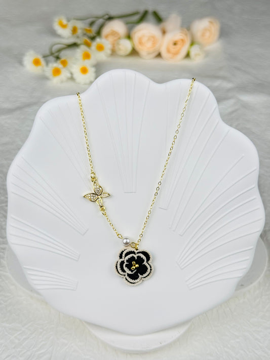 Handmade Black & White Camellia Crochet Necklace – Elegant & Chic